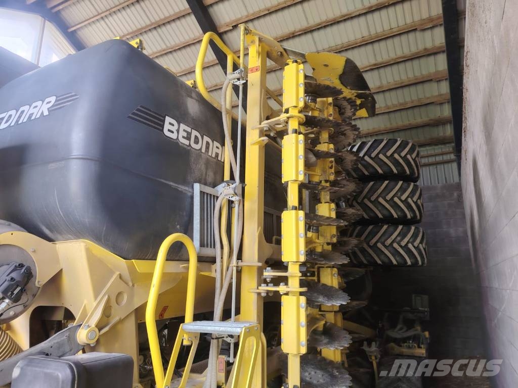 Bednar Omega OO 6000 مثاقيب مدمجة