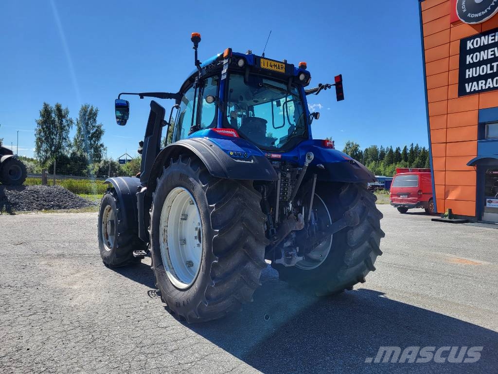 Valtra T 215 V Traktorer