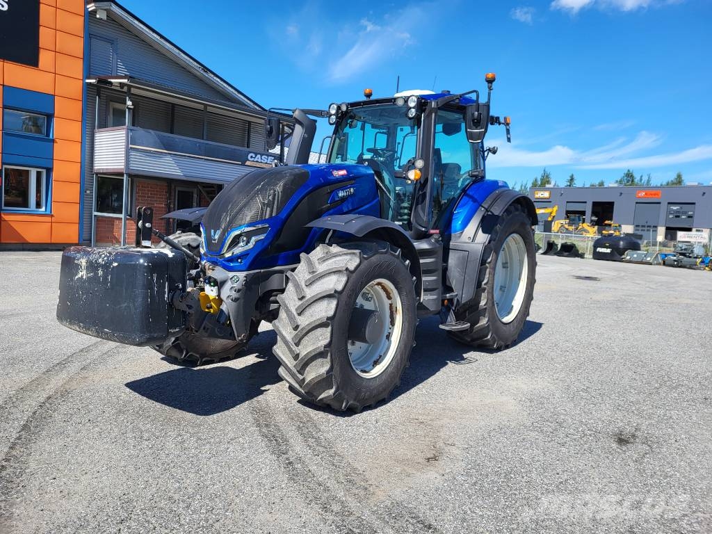 Valtra T 215 V Traktorer