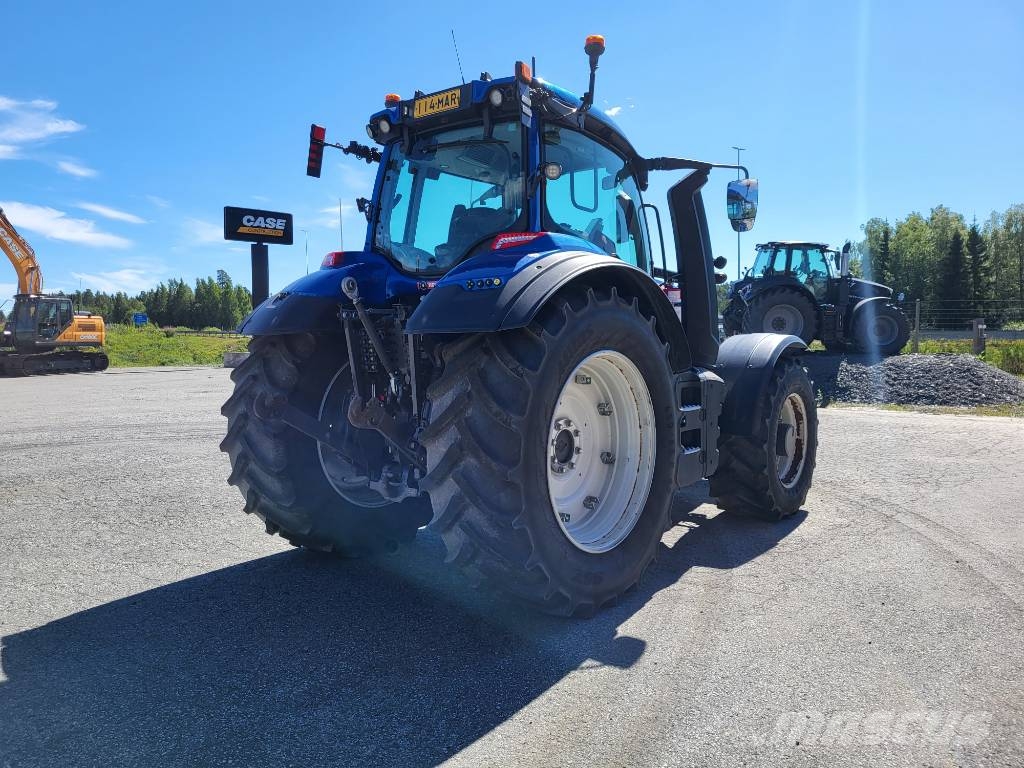 Valtra T 215 V Traktorer