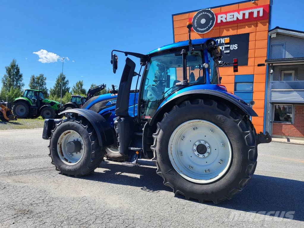 Valtra T 215 V Traktorer