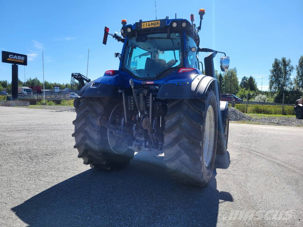 Valtra T 215 V Traktorer