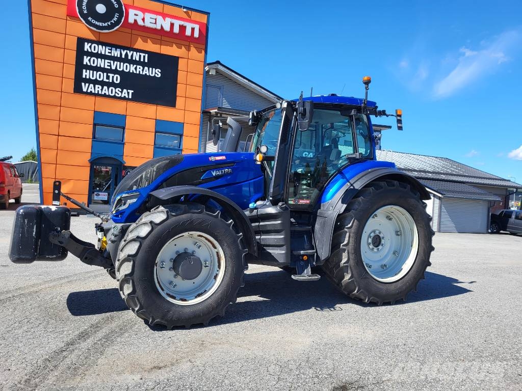 Valtra T 215 V Traktorer