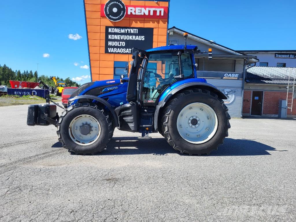Valtra T 215 V Traktorer
