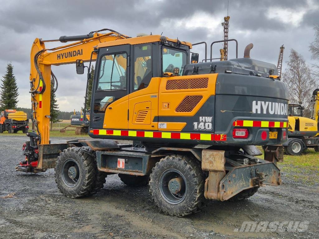 Hyundai HW 140 Колесни екскаватори