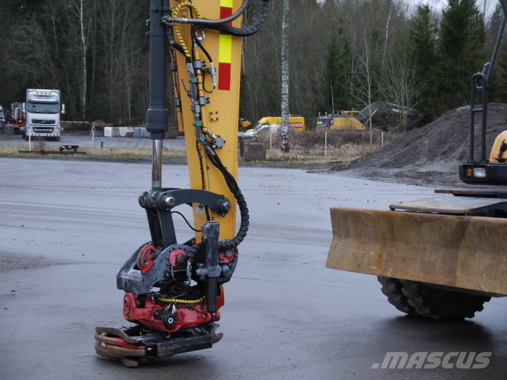 Hyundai HW 140 Колесни екскаватори