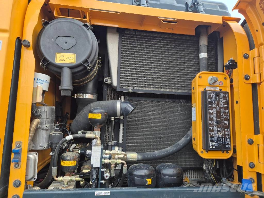 Hyundai HW 140 Колесни екскаватори
