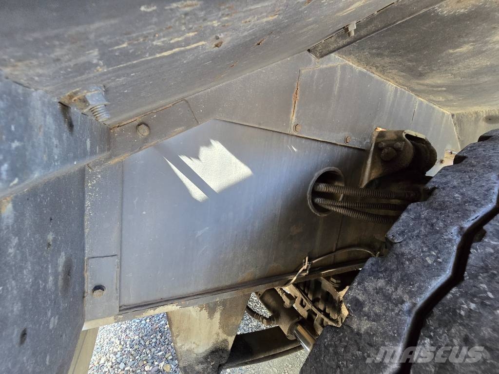 Komatsu LW 250-3 越野起重機