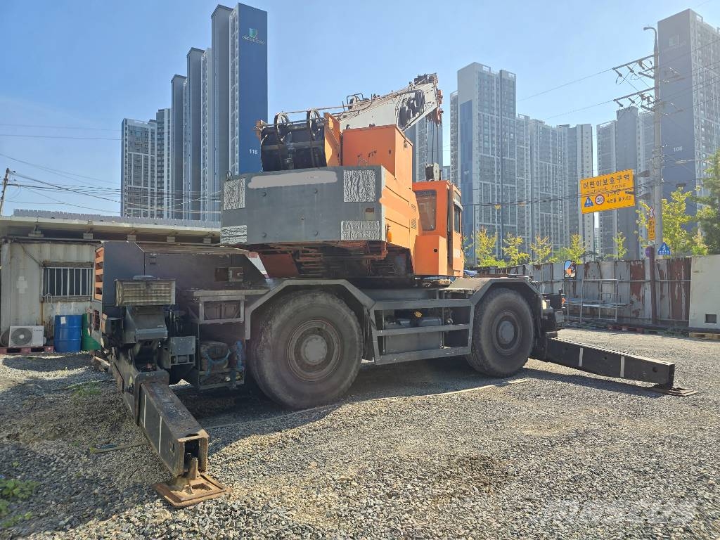 Komatsu LW 250-3 越野起重機