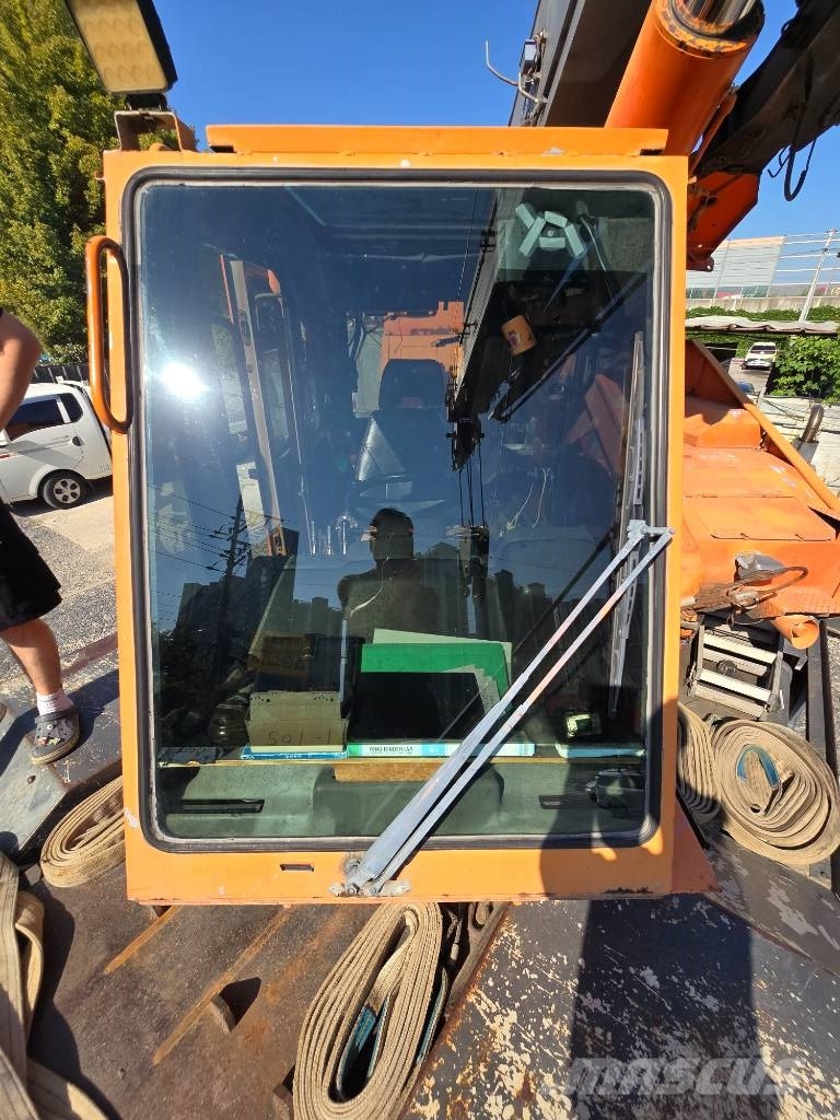 Komatsu LW 250-3 越野起重機