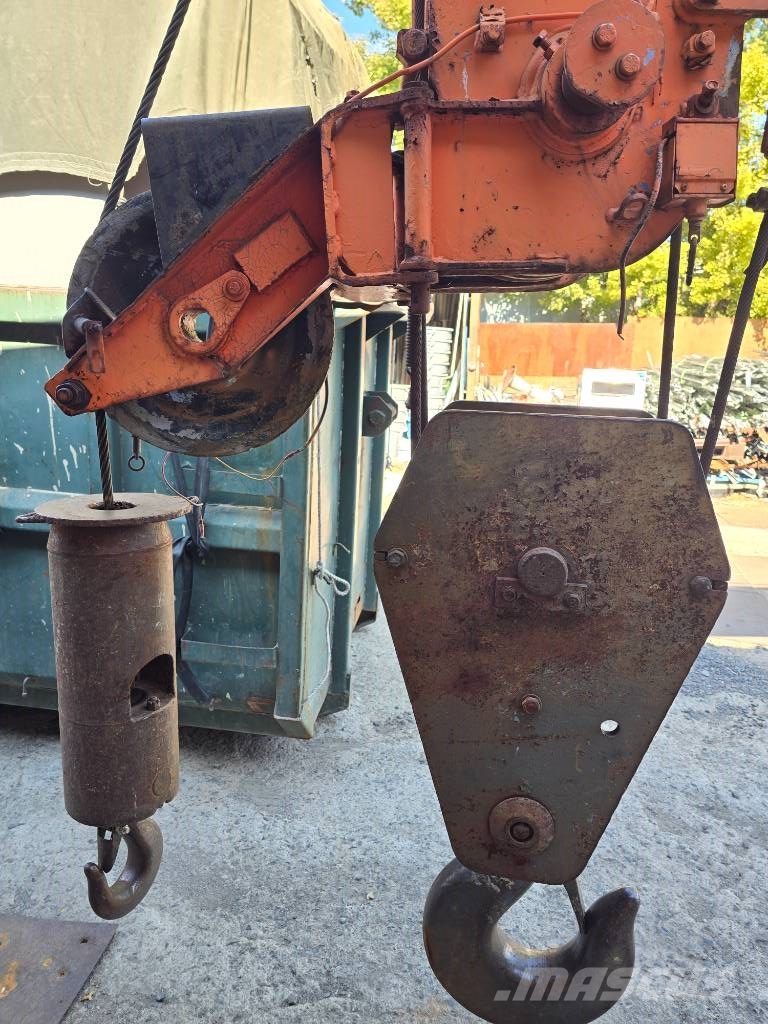 Komatsu LW 250-3 越野起重機