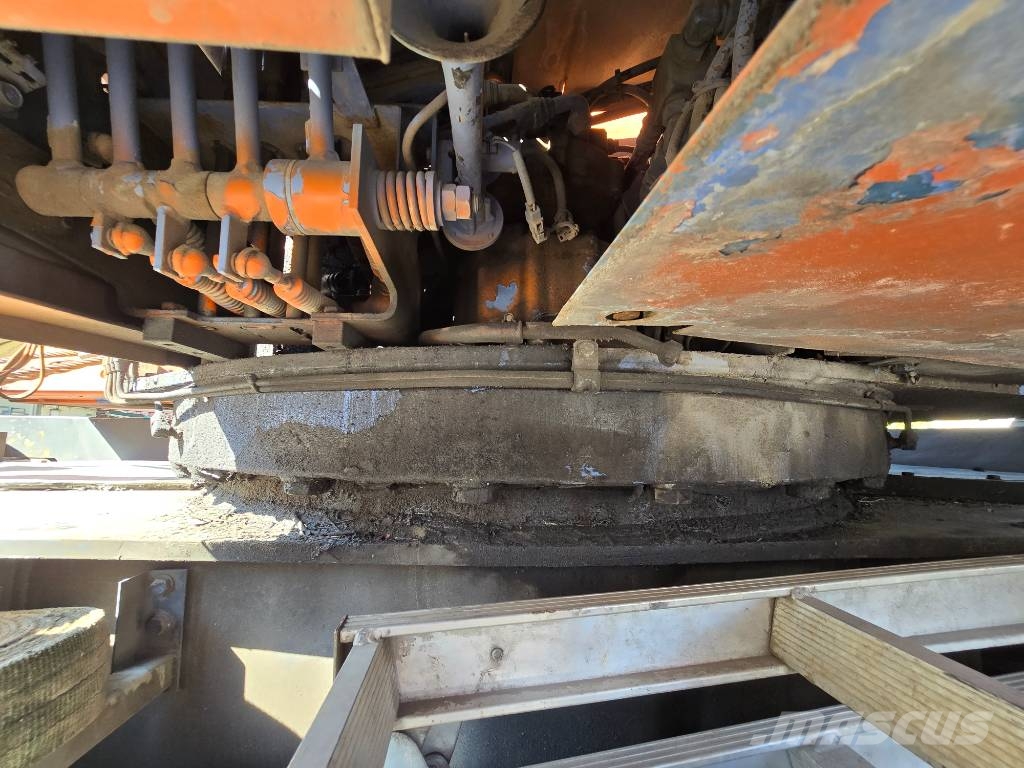 Komatsu LW 250-3 越野起重機