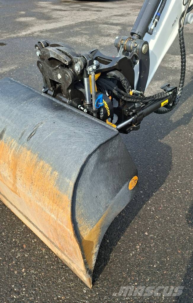 Bobcat E60 Kaivinkone Engcon pyörittäjällä Mini kotrók < 7t