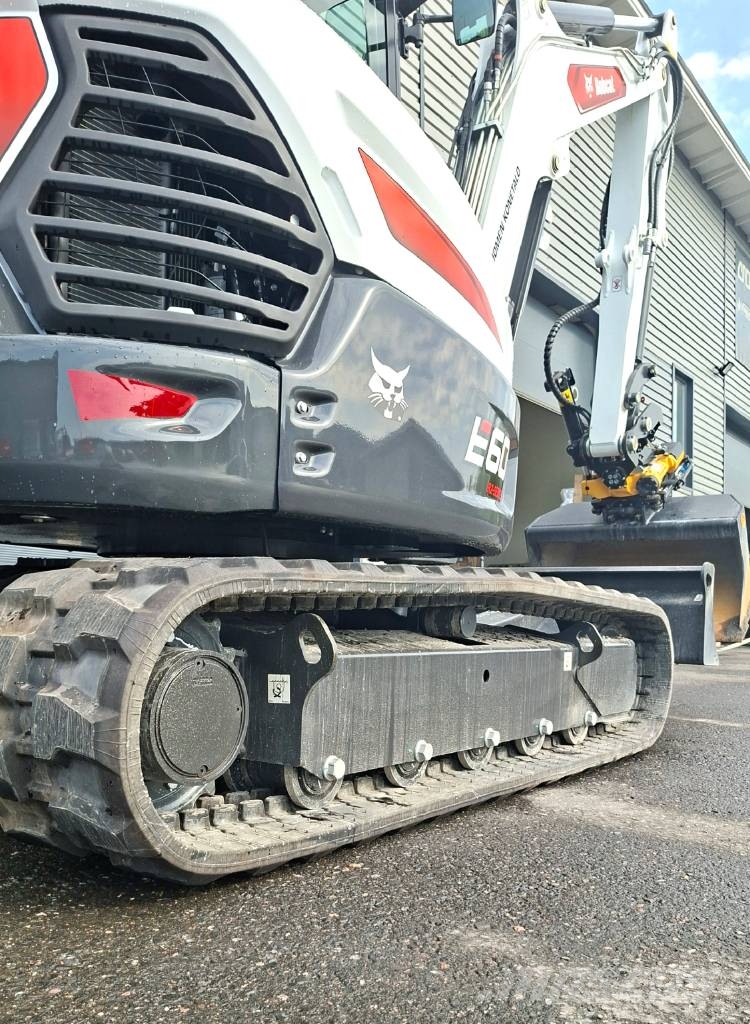 Bobcat E60 Kaivinkone Engcon pyörittäjällä Mini kotrók < 7t