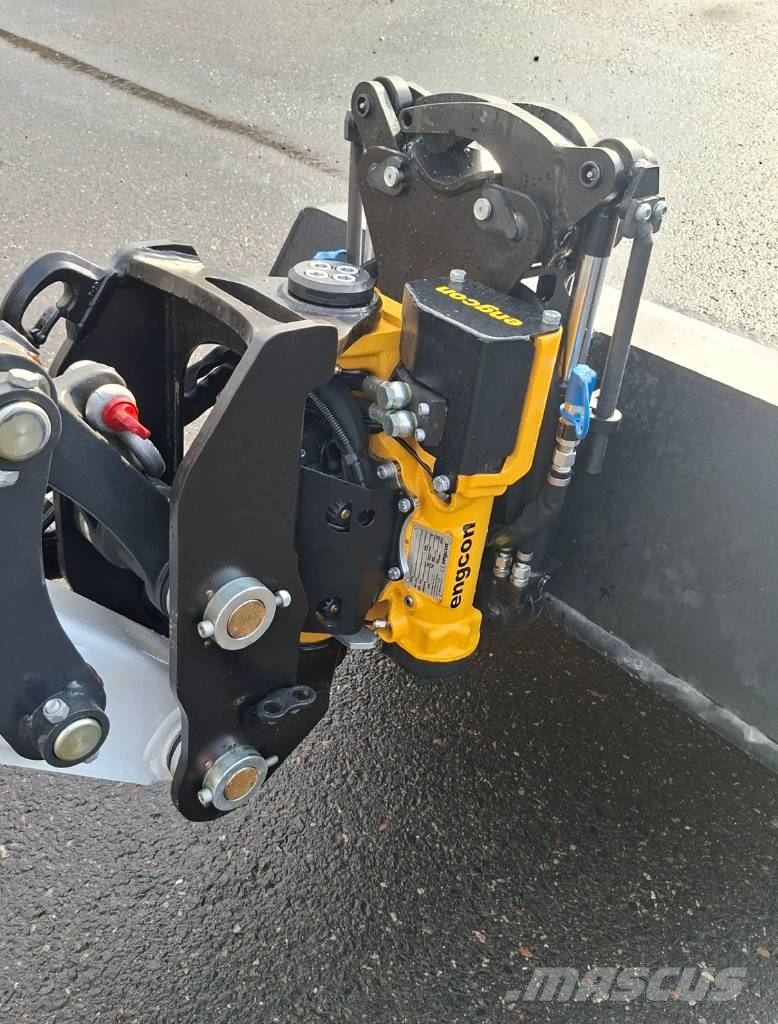 Bobcat E60 Kaivinkone Engcon pyörittäjällä Mini kotrók < 7t