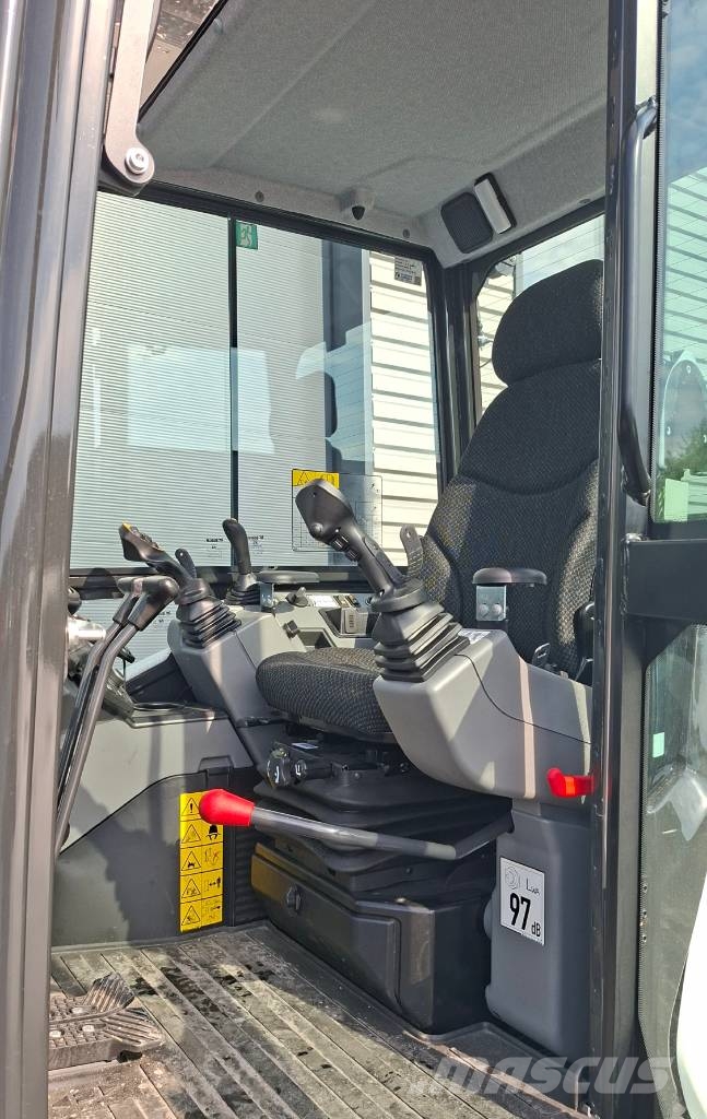 Bobcat E60 Kaivinkone Engcon pyörittäjällä Mini kotrók < 7t