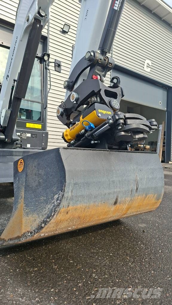 Bobcat E60 Kaivinkone Engcon pyörittäjällä Mini kotrók < 7t