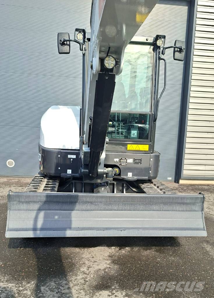 Bobcat E60 Kaivinkone Engcon pyörittäjällä Mini kotrók < 7t