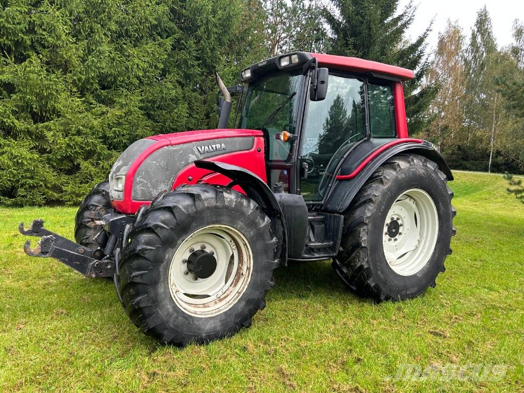 Valtra N 111 HiTech Traktori