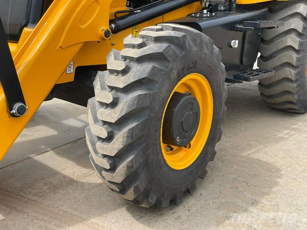 JCB 3DX 4x4 A/C Hammerlines Backhoe loaders