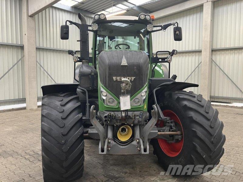 Fendt 826 Vario ProfiPlus Tracteur