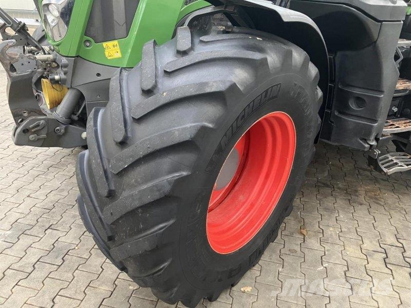 Fendt 826 Vario ProfiPlus Tracteur