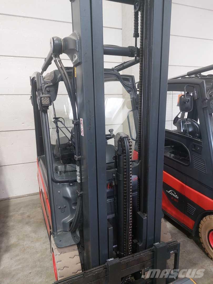 Linde E25L Electric forklifts