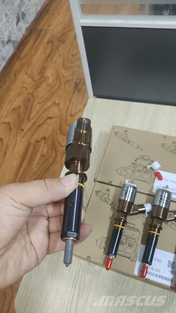 Cummins QSK38 injector 2882079 2867149 F00BJ00004 F00BJ000 هيدروليات