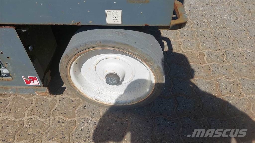 SkyJack SJIII4620 Šķerveida pacēlāji