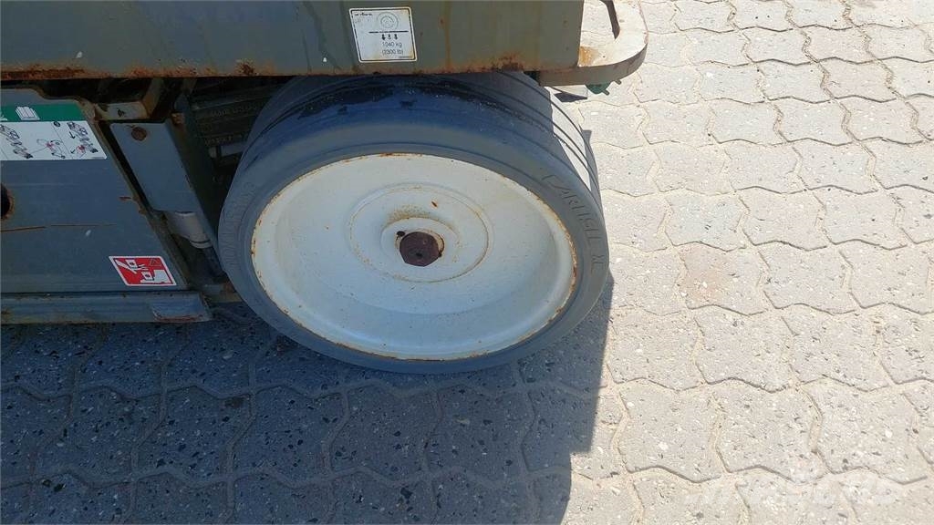 SkyJack SJIII4620 Šķerveida pacēlāji