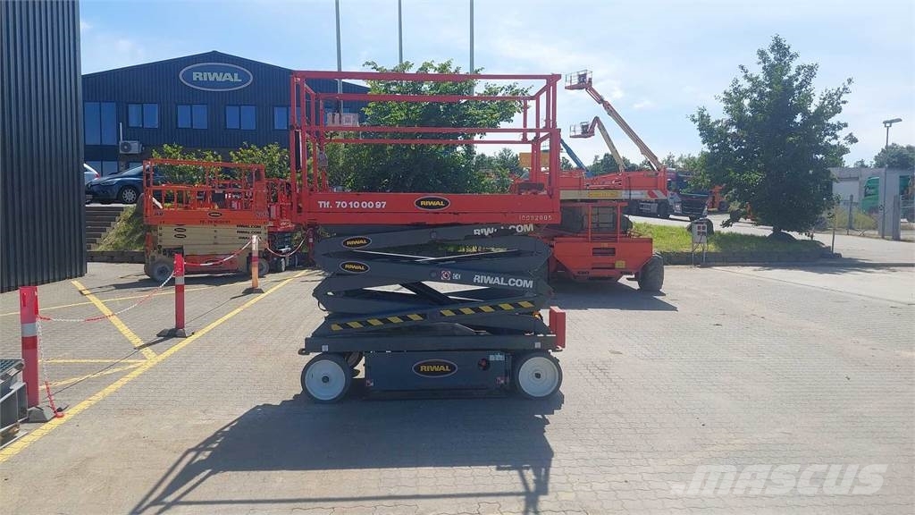 SkyJack SJIII4620 Šķerveida pacēlāji