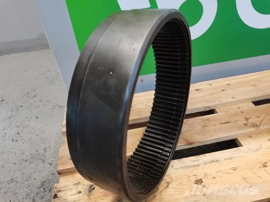CLAAS Xerion 3300 portal axle Коробка передач