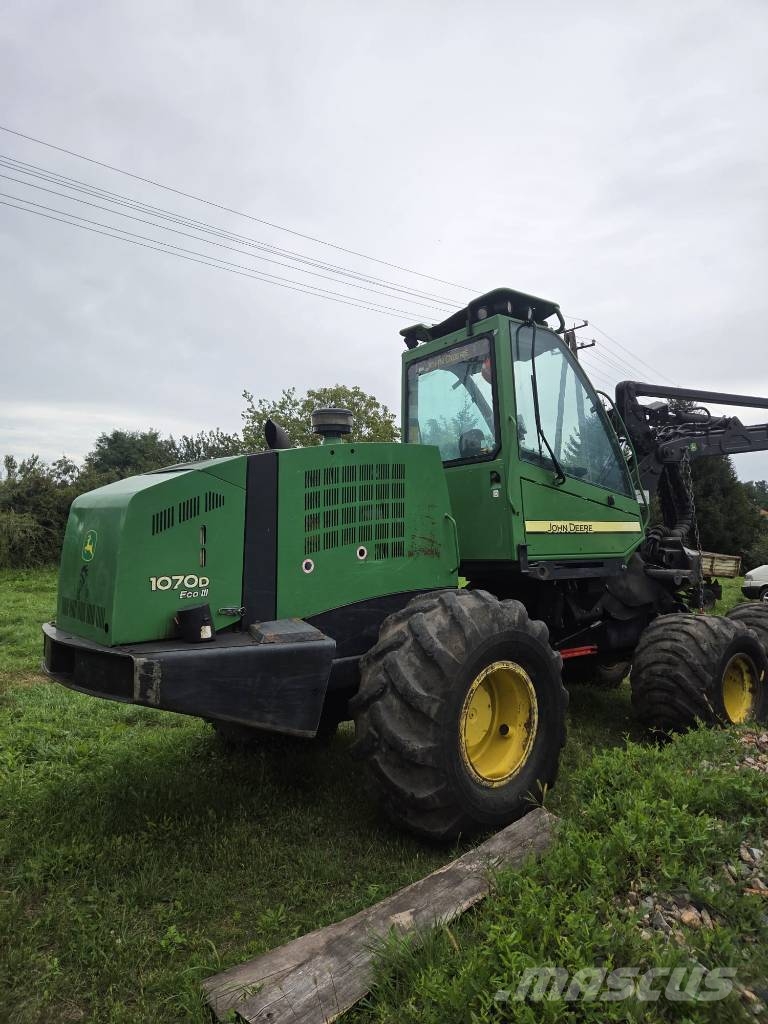 John Deere 1070 D Eco III Harvester