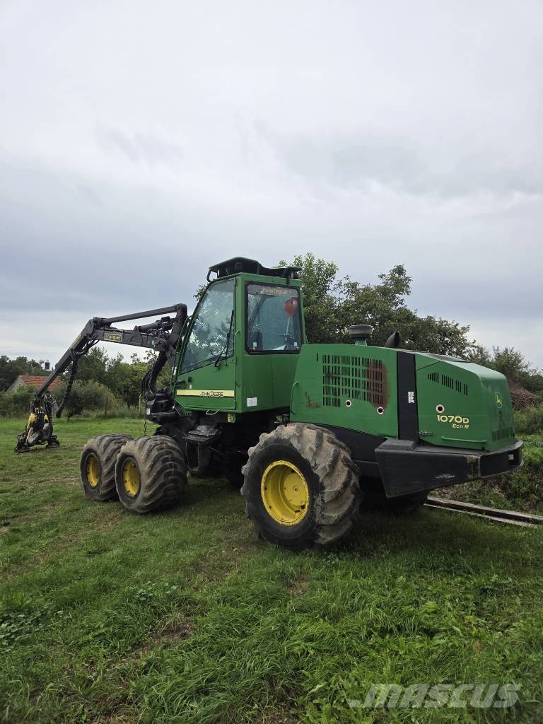 John Deere 1070 D Eco III Harvester