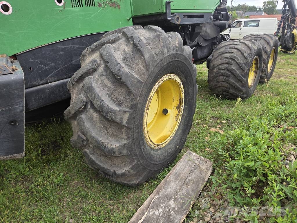 John Deere 1070 D Eco III Harvester