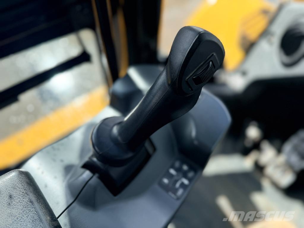 CAT 966M Wielladers