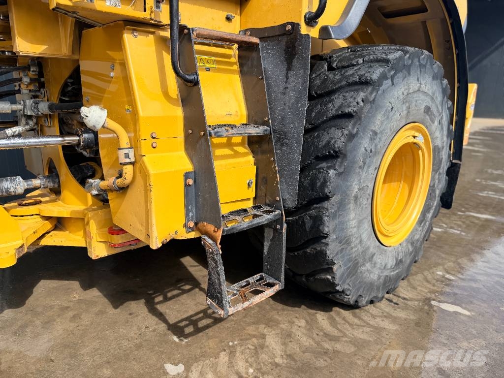 CAT 966M Wielladers
