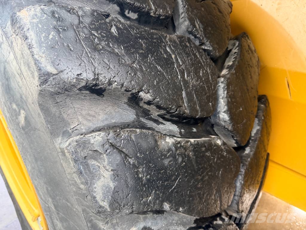 CAT 966M Wielladers