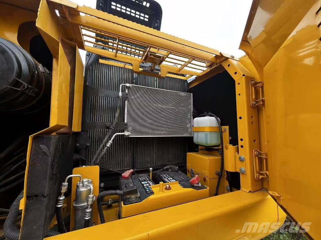 Komatsu PC 160 حفارات زحافة
