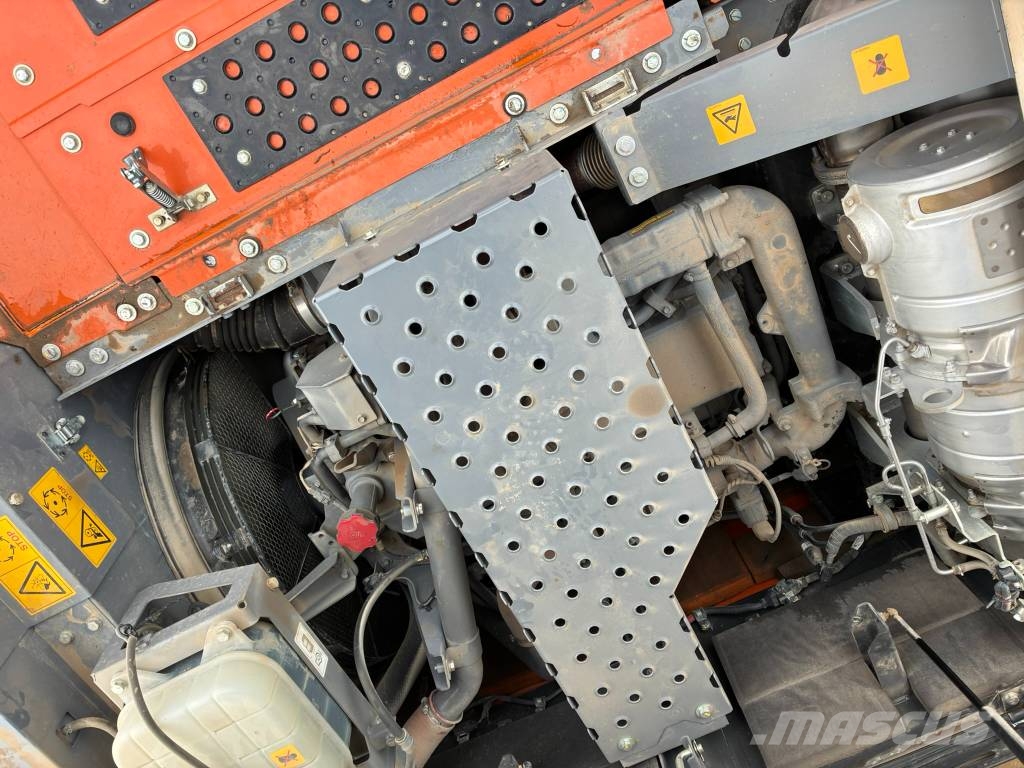 Hitachi ZX 300 LC-7 Kāpurķēžu ekskavatori