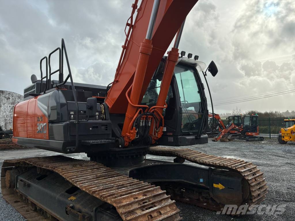 Hitachi ZX 300 LC-7 Kāpurķēžu ekskavatori