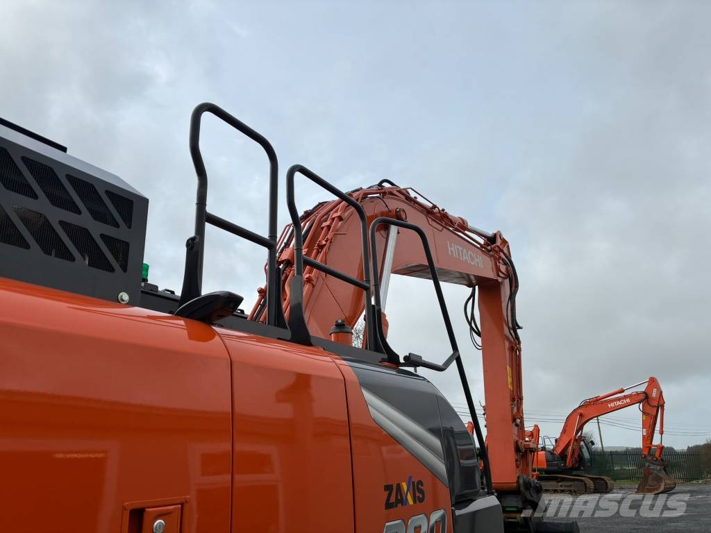 Hitachi ZX 300 LC-7 Kāpurķēžu ekskavatori