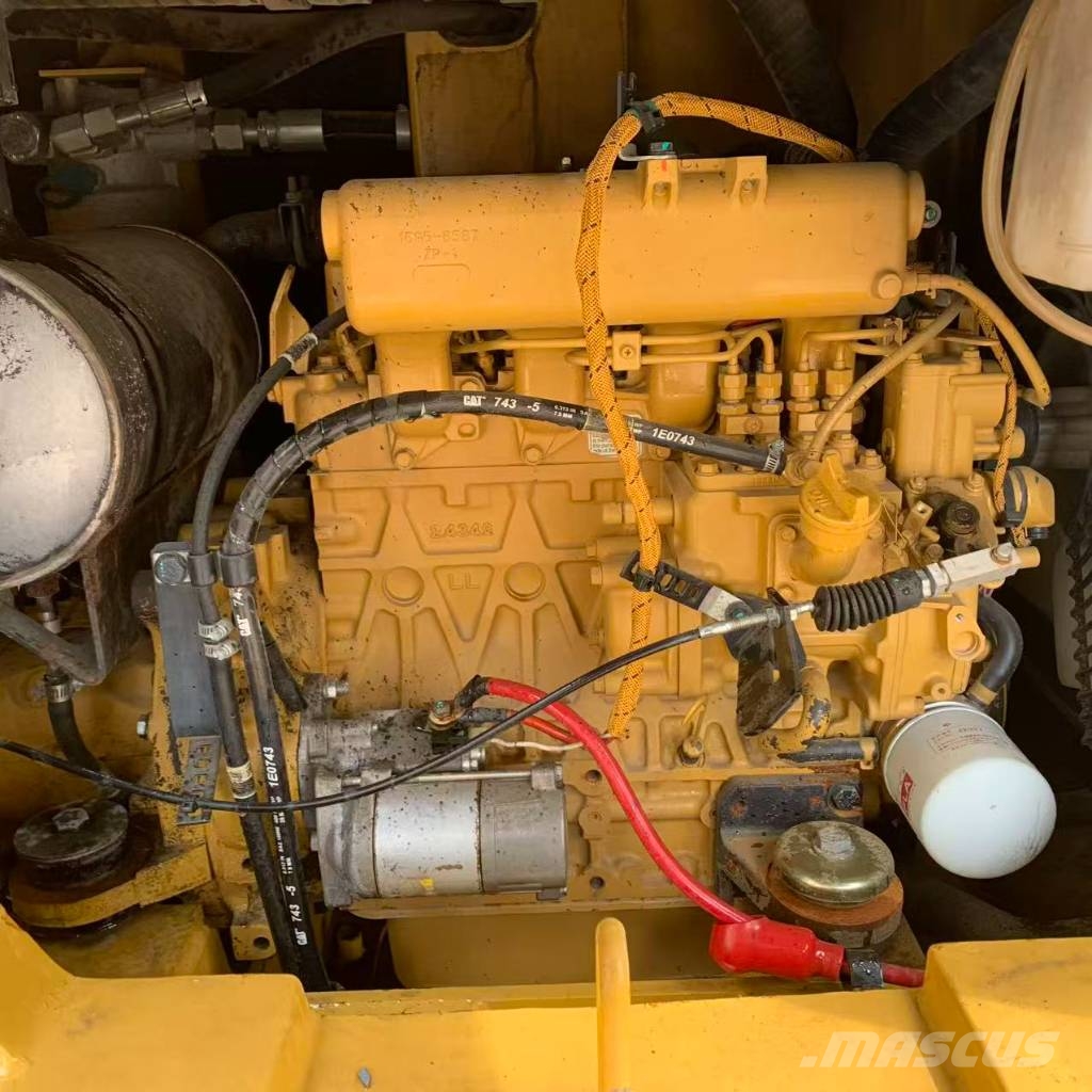 CAT 306E2 Paletli ekskavatörler