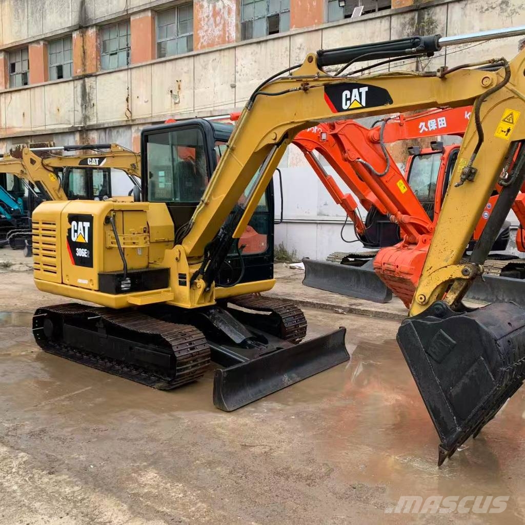 CAT 306E2 Paletli ekskavatörler