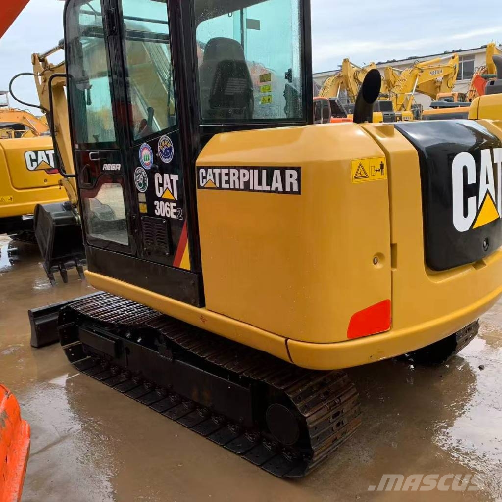 CAT 306E2 Paletli ekskavatörler