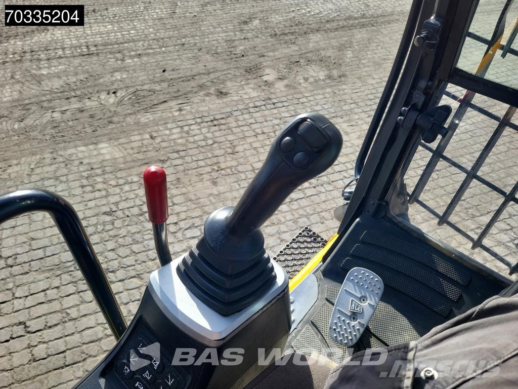 JCB JS175 W Lift Cabin Manejadores de residuos industriales