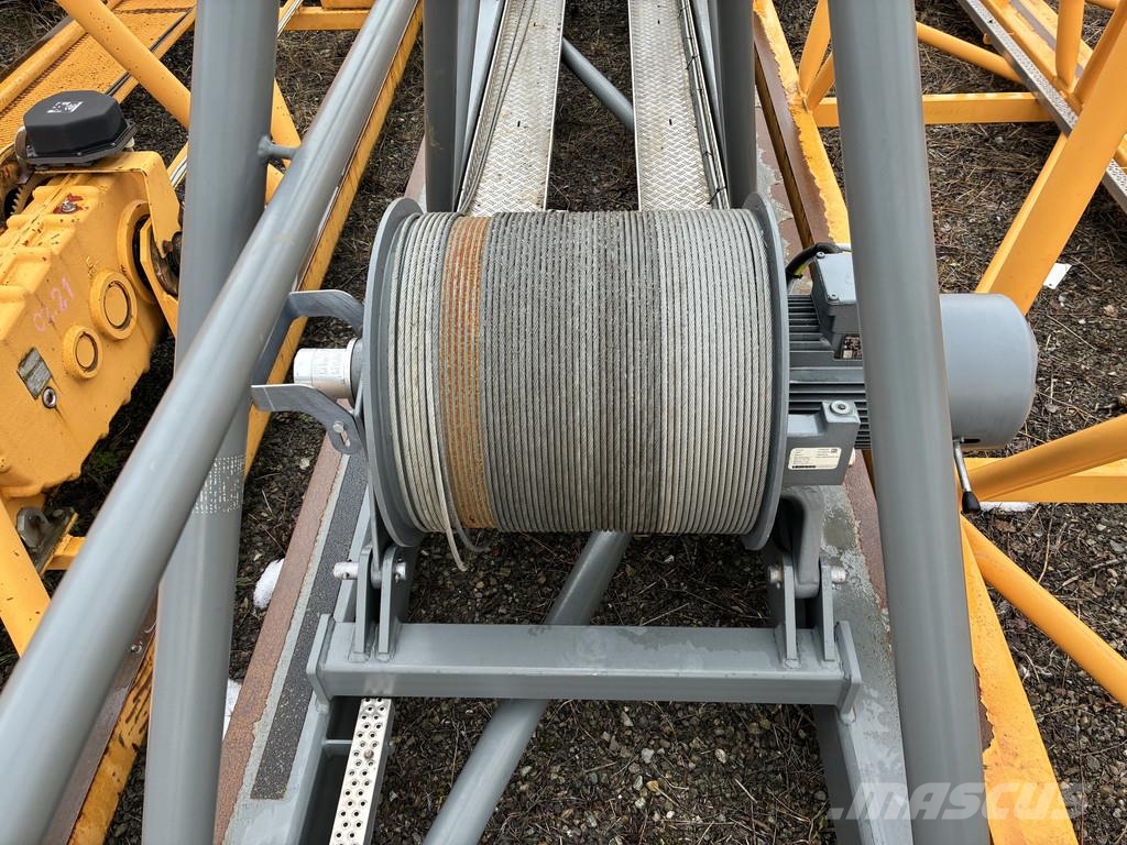 Liebherr 240 EC-B 10 Fibre 塔式起重機