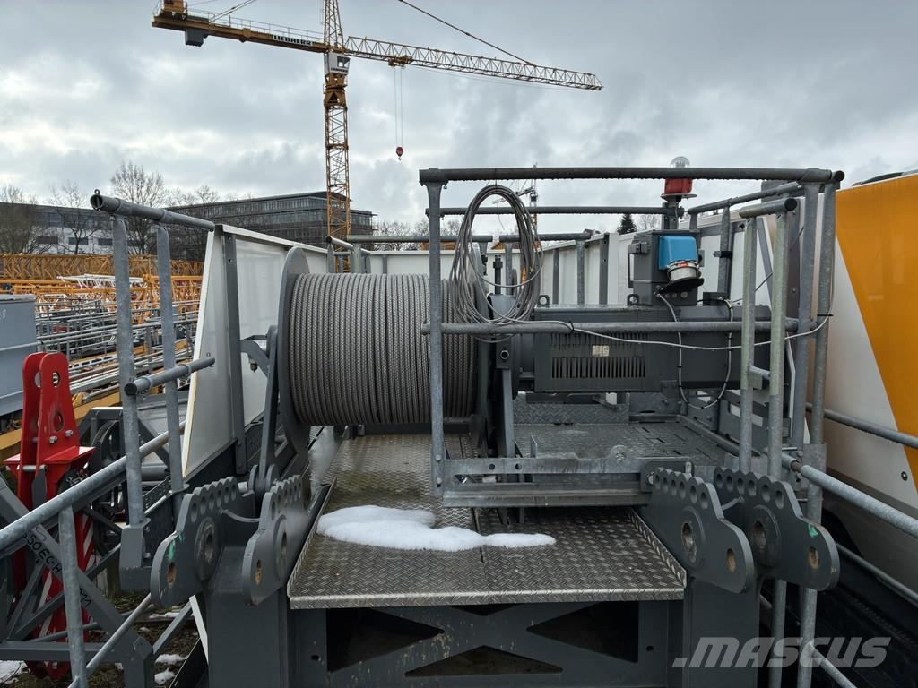 Liebherr 240 EC-B 10 Fibre 塔式起重機