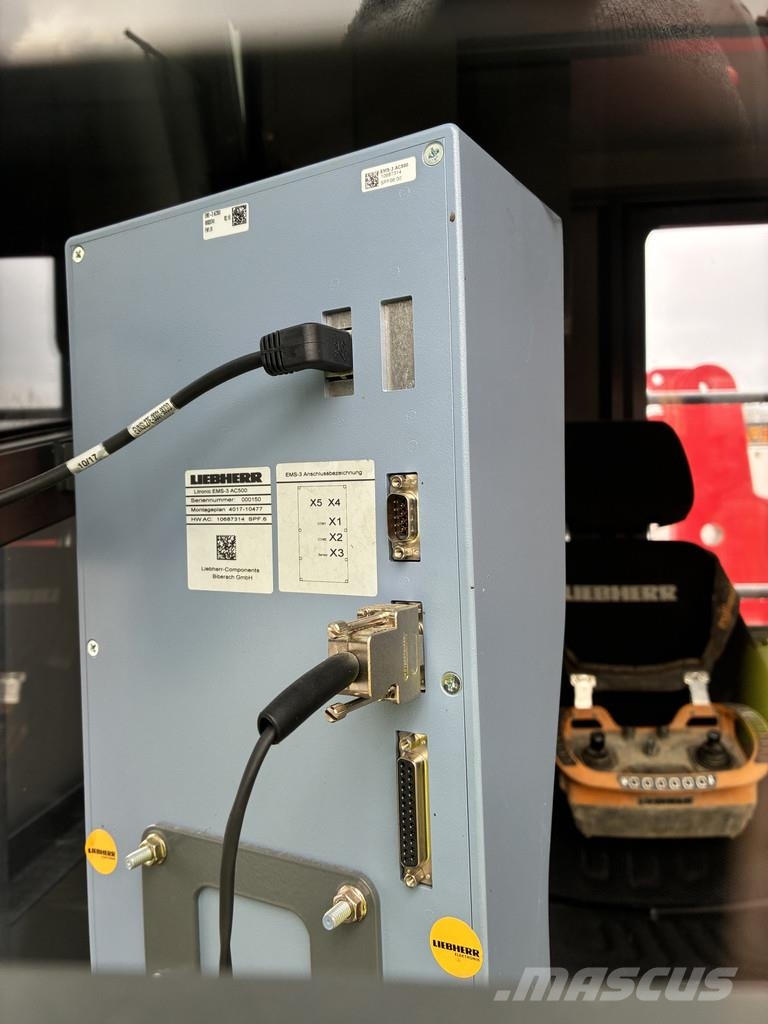 Liebherr 240 EC-B 10 Fibre 塔式起重機