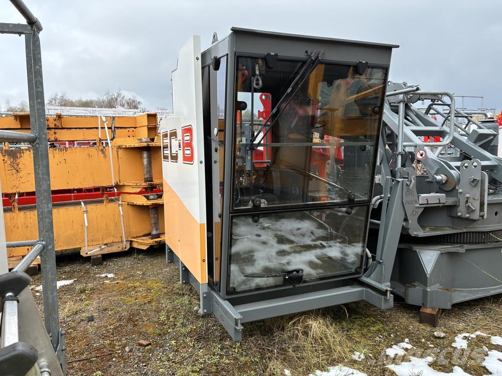 Liebherr 240 EC-B 10 Fibre 塔式起重機